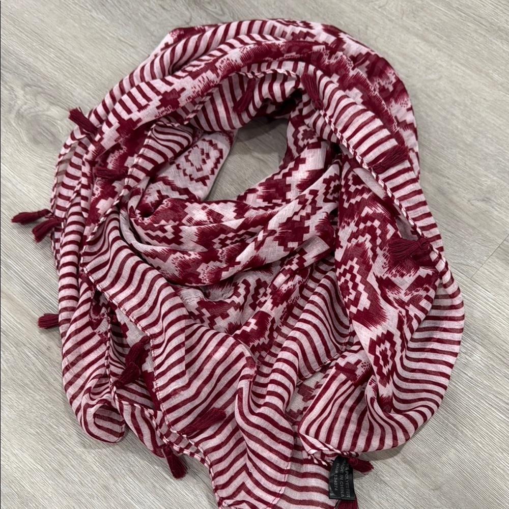 Super Cute!Red Patterned Scarf